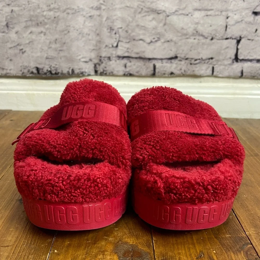 Ugg size 9 Fluffita red fuzzy platform slides